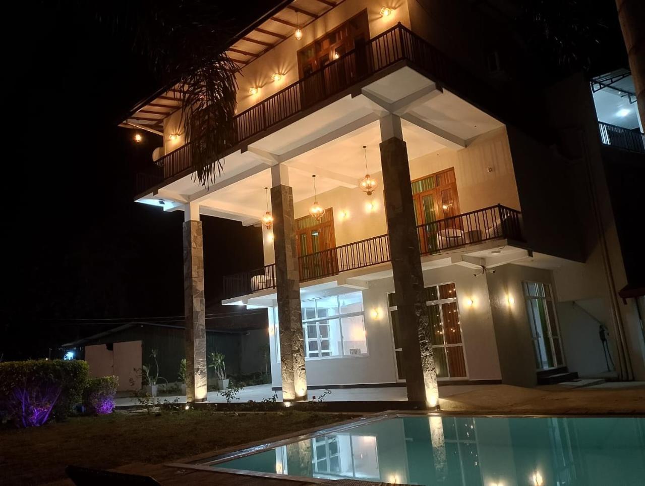 Malindu Yala Gate Hotel Tissamaharama Exterior foto